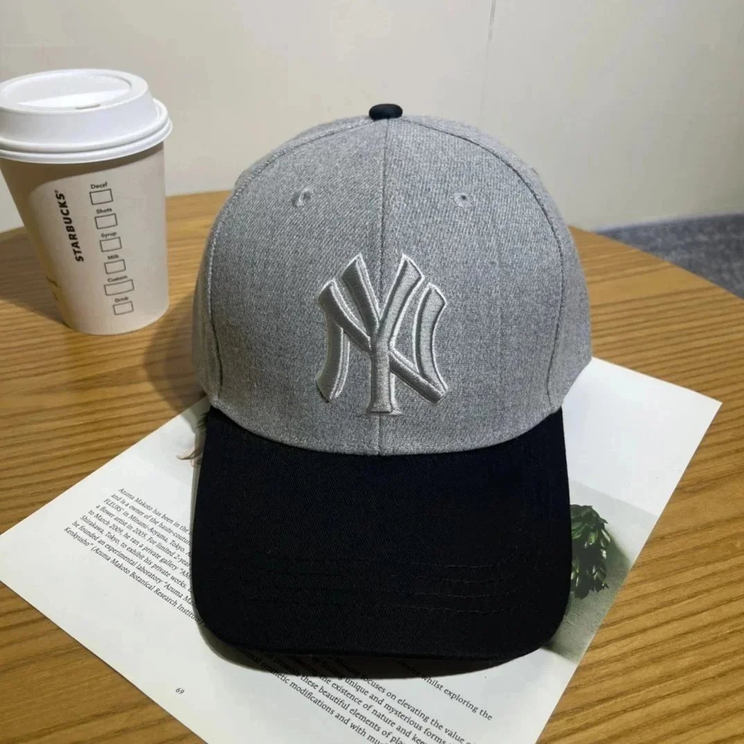 New Era 39Thirty New York Yankees Gray Hat Men’s Size M-L Good Condition