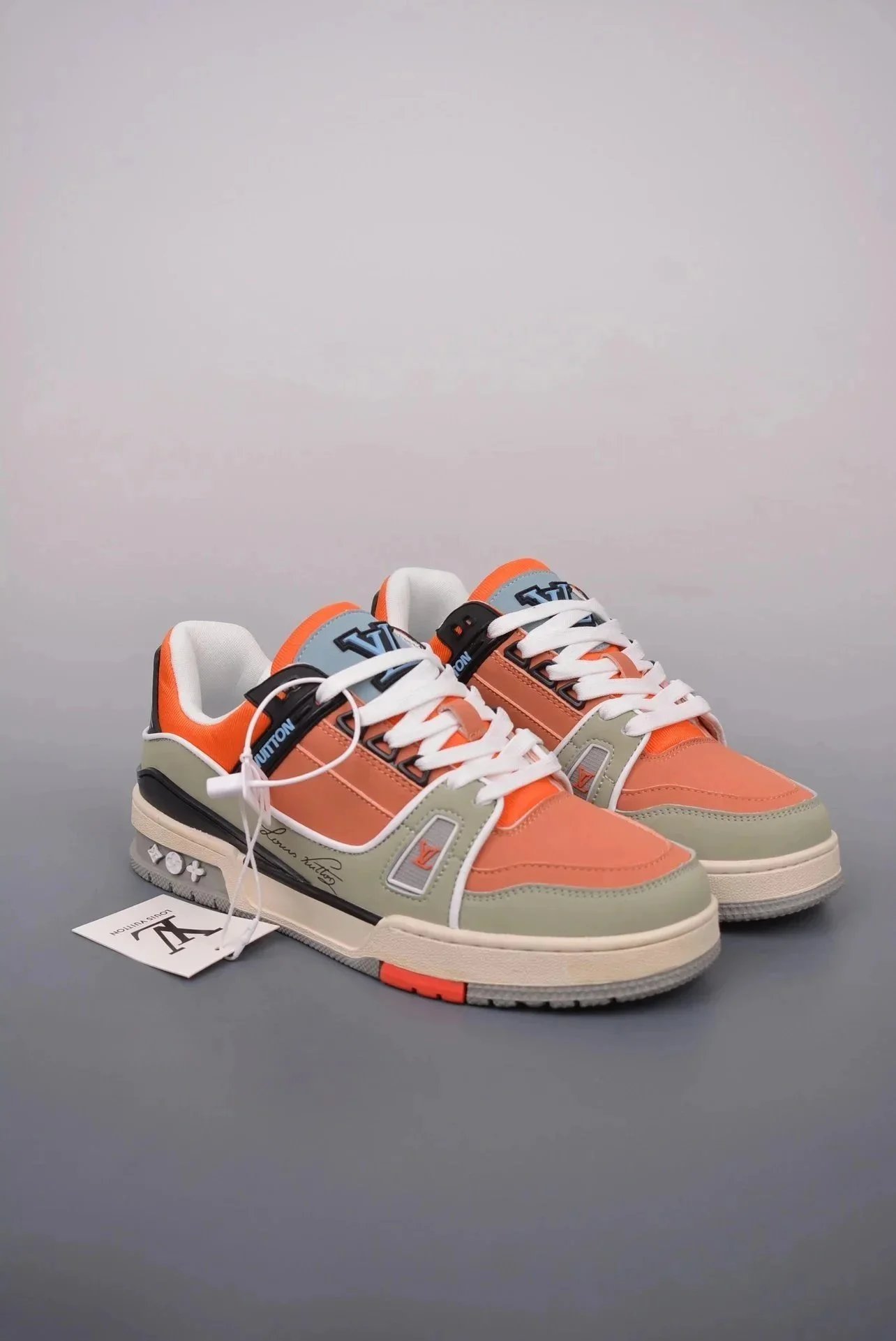 KK batch AlR1 0FF-WHlTE Collection