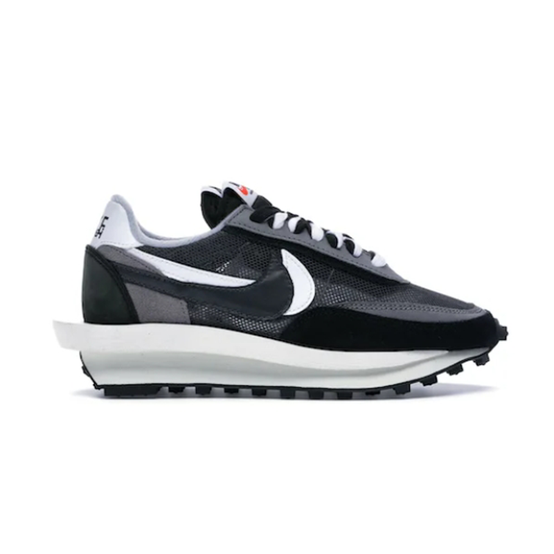 M   LD Waffle sacai Black Fashion sneakers