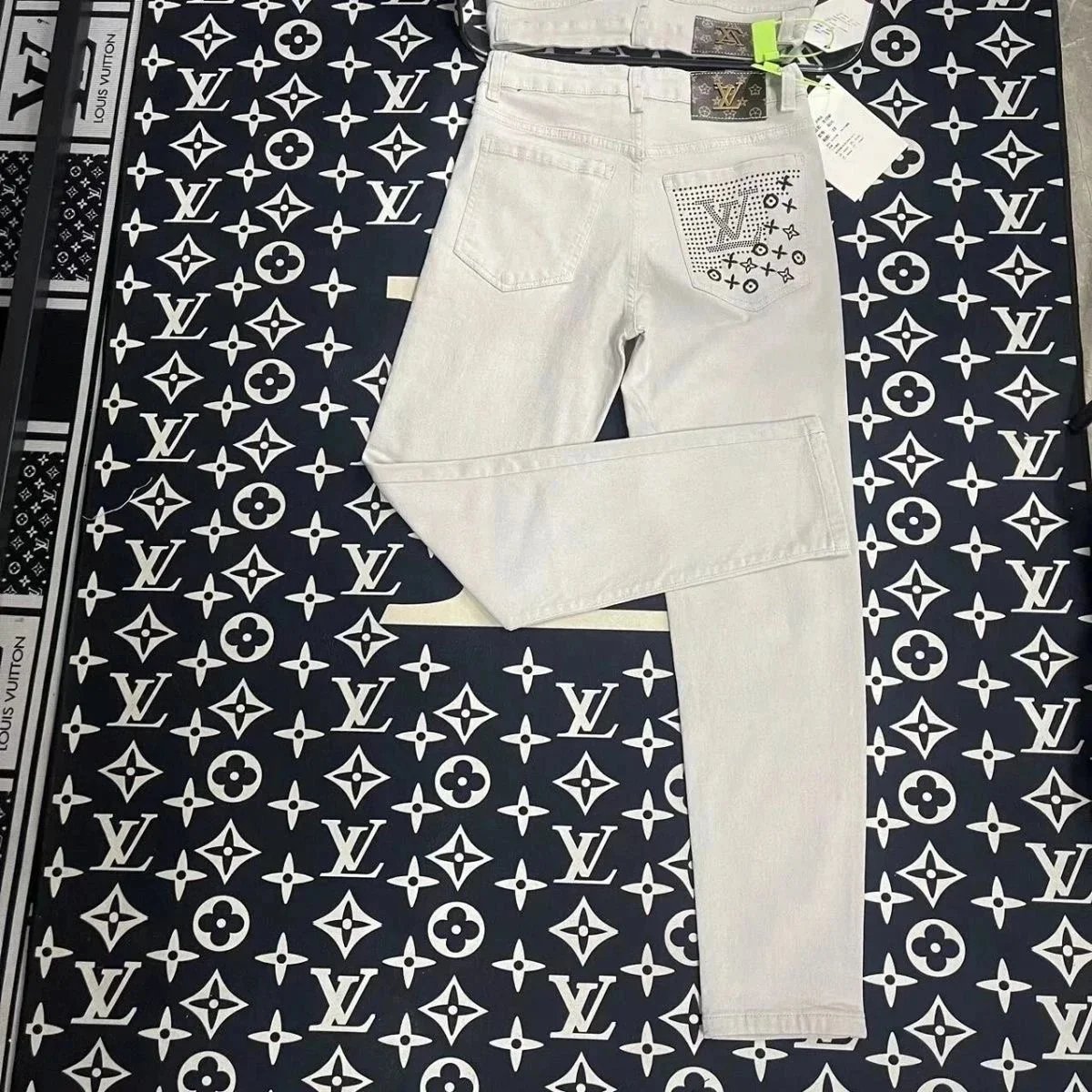 Casual and fashionable hot jeans