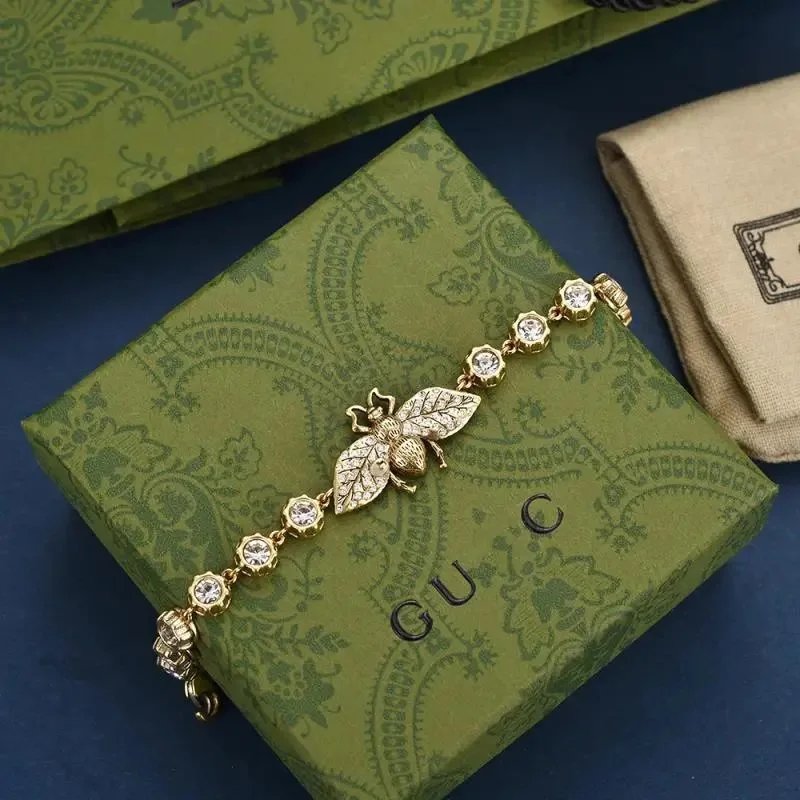 Light luxury version of Europe and the United States retro classic bee diamond bracelet/super high quality!!