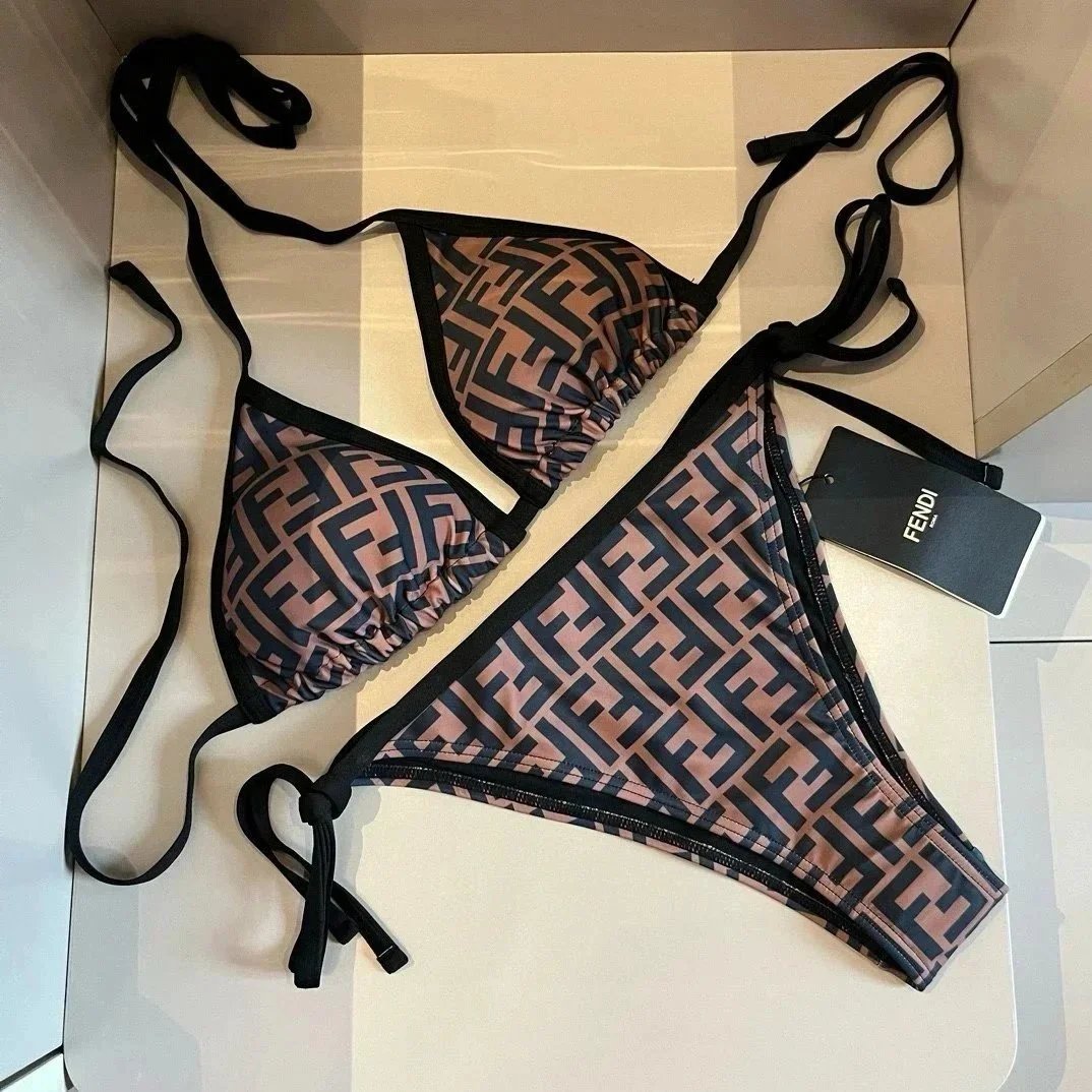 Trendy and fashionable swimsuit 008