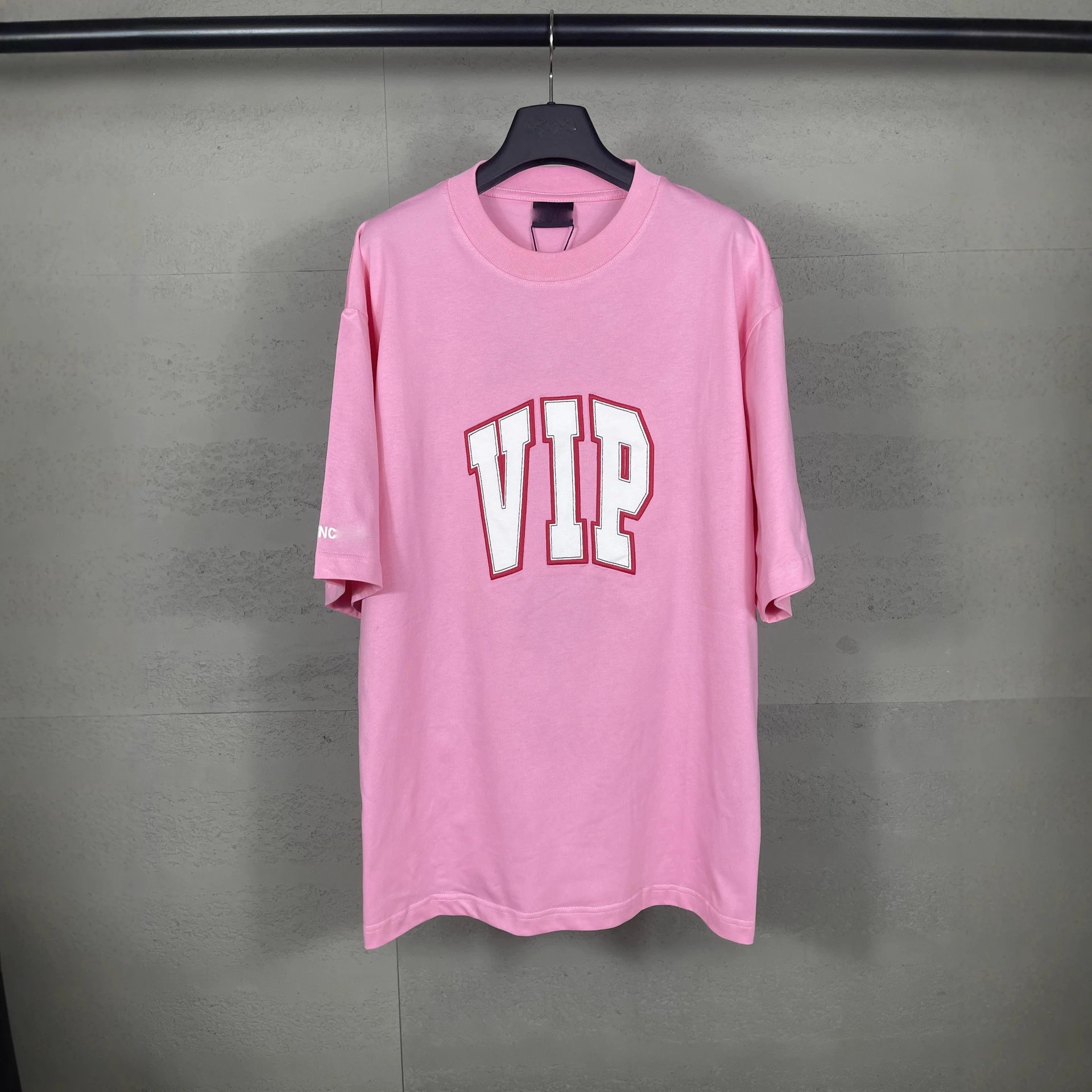 巴黎胸前VIP字母贴布袖口刺绣LOGO男女宽松短袖休闲情侣款半袖