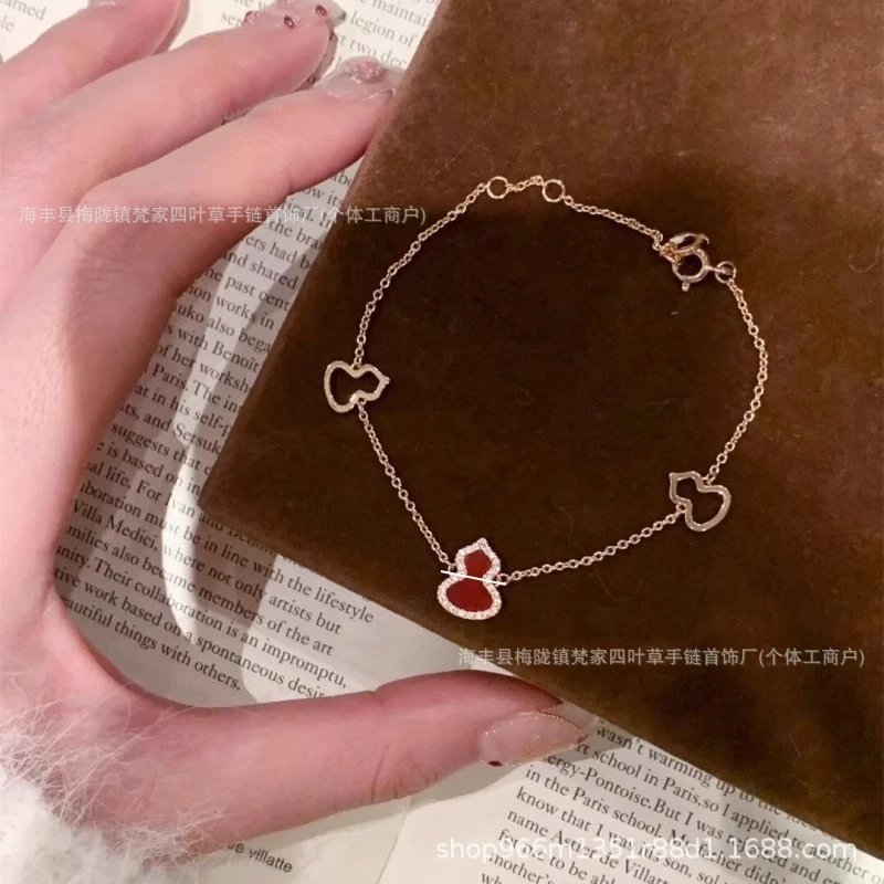 麒麟新款红玛瑙葫芦手链18k玫瑰金女白贝母镶钻福禄本命年手环ins