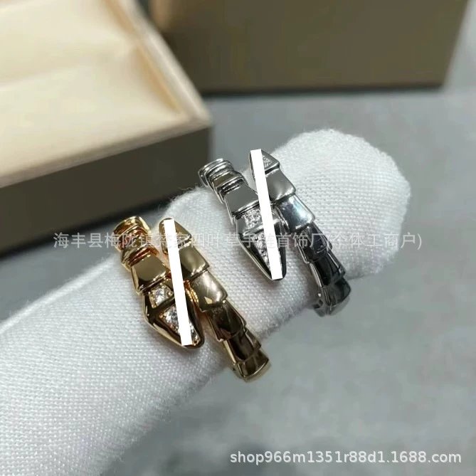 宝家弹簧头尾钻蛇戒指镀18k玫瑰骨情侣戒简约指环高级感蛇骨