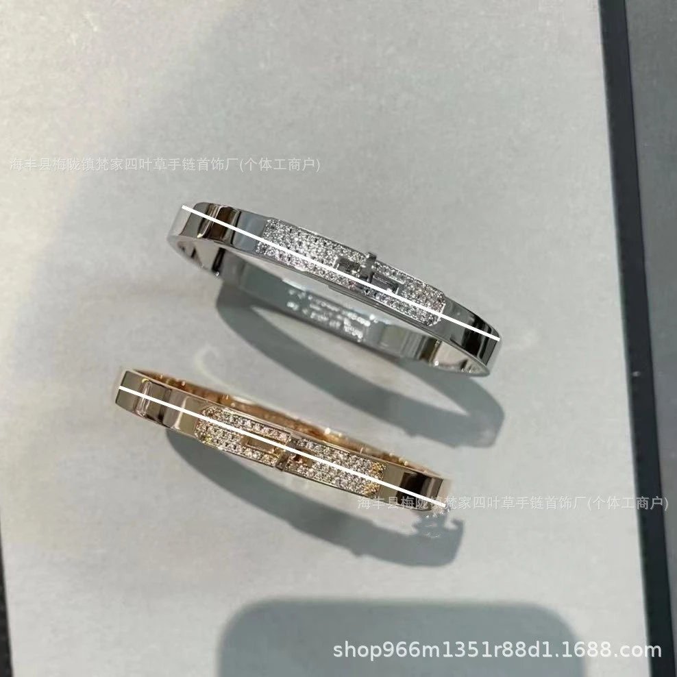 爱家猪鼻子kelly手镯精工品质满钻手镯旋钮扣镀18K金玫瑰金