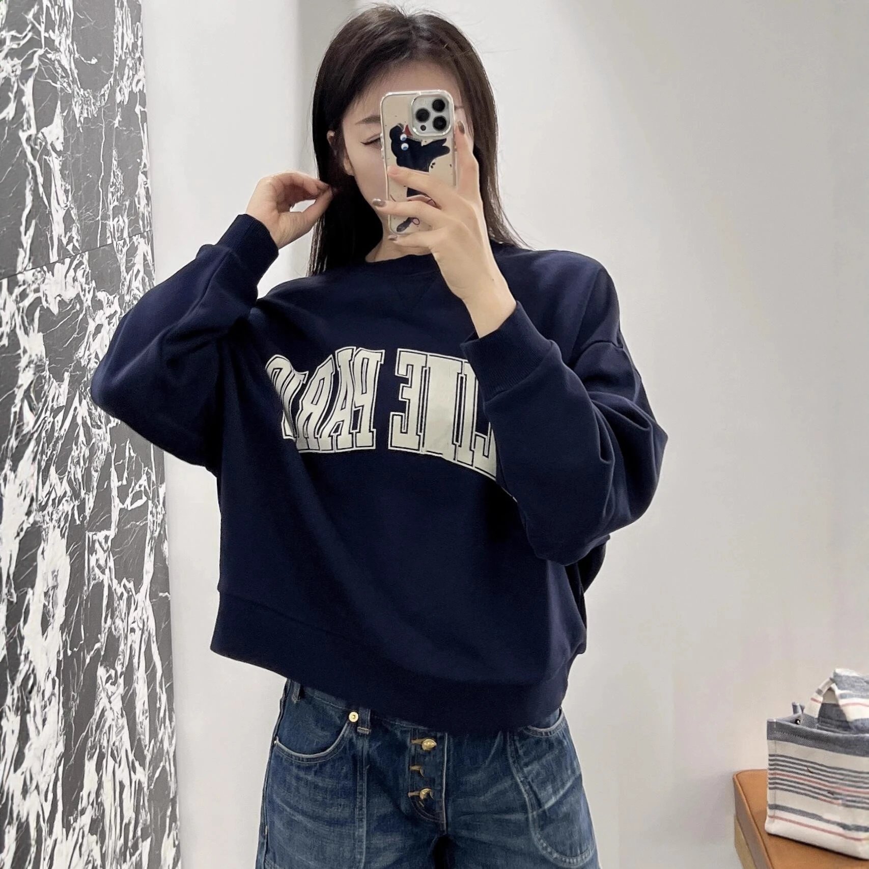 本CEL家海军蓝植绒字母毛圈圆领套头卫衣女装