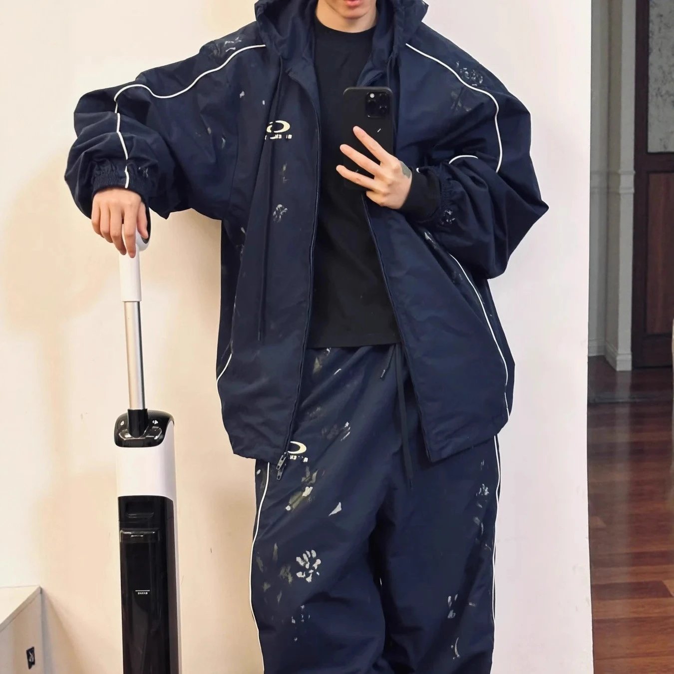 巴黎B家双环字母刺绣喷漆运动冲锋衣外套长裤套装男女