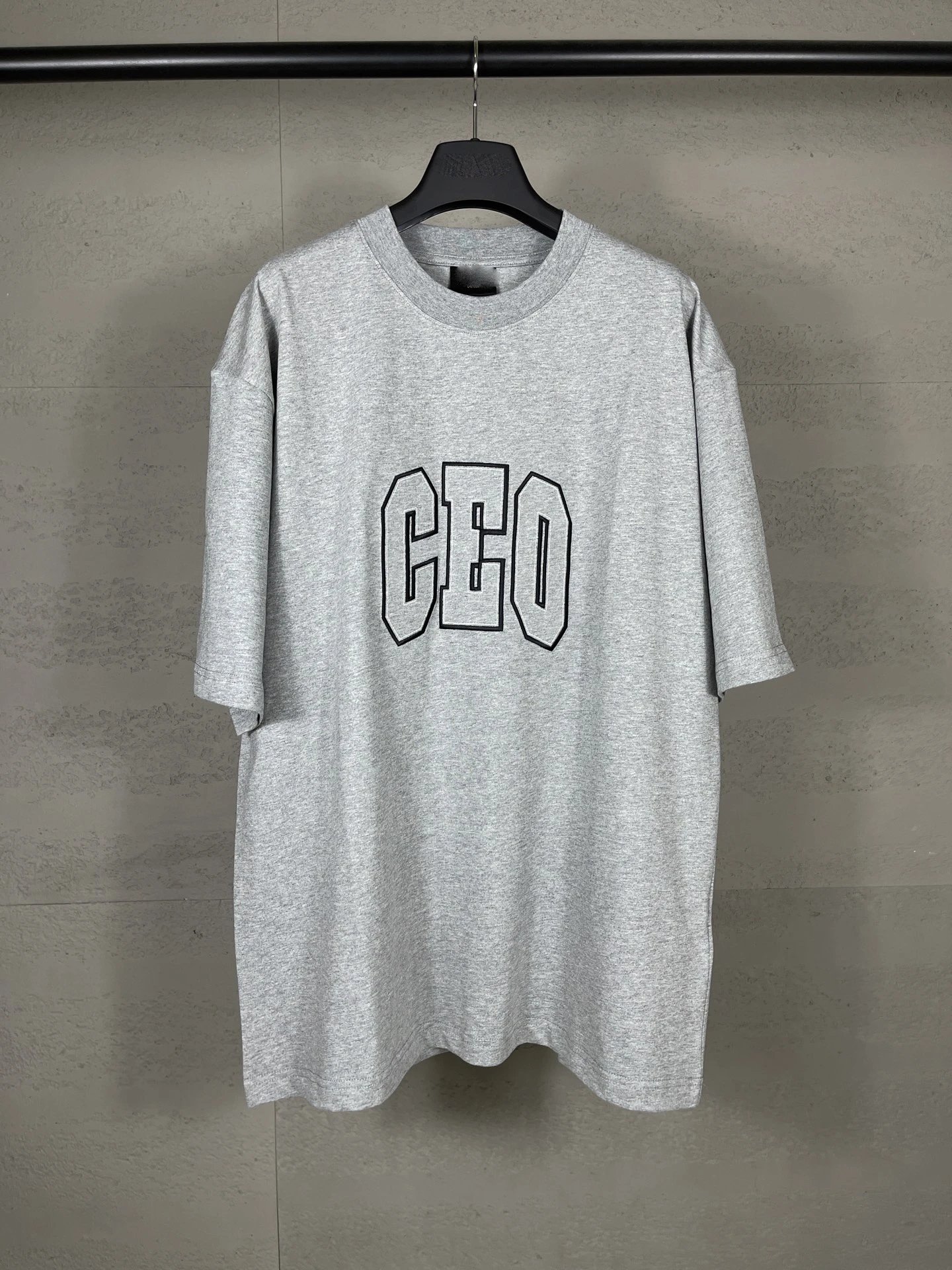 2025夏季巴黎正面以CEO team logo刺绣短袖T恤宽松休闲男女款