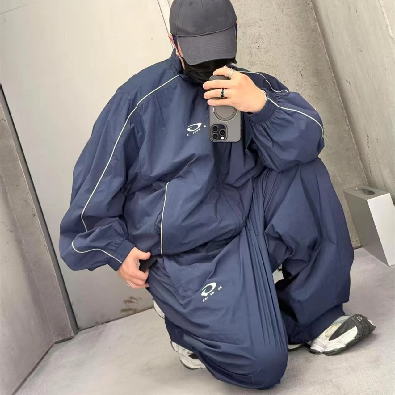 早春新款巴黎B家圆环刺绣字母INS网红款运动校服冲锋衣长裤套装