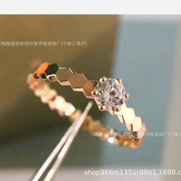 蜂巢爱巢高版时尚ins镀18K金戒指钻石单钻光面钻戒求订婚情人礼饰