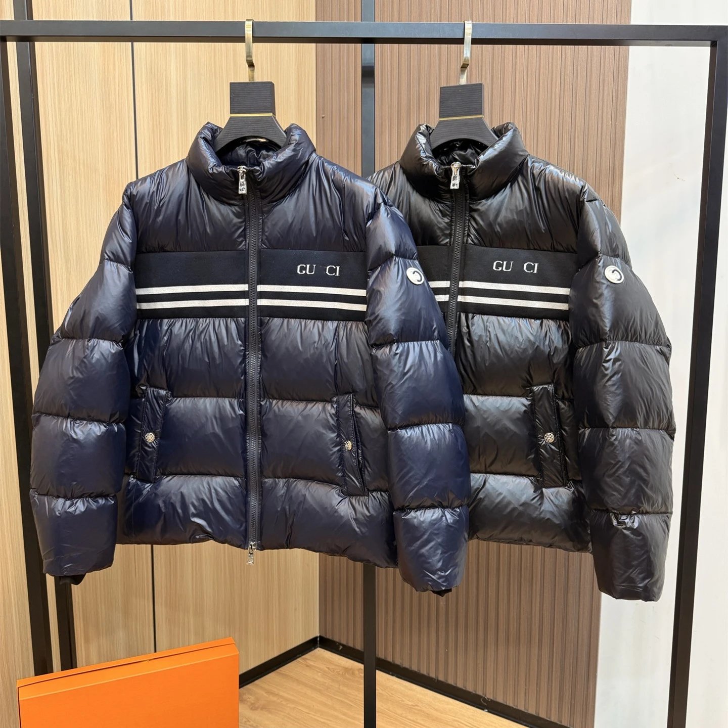 GU家字母LOGO拼接90白鸭绒蓬松羽绒服夹克外套男女