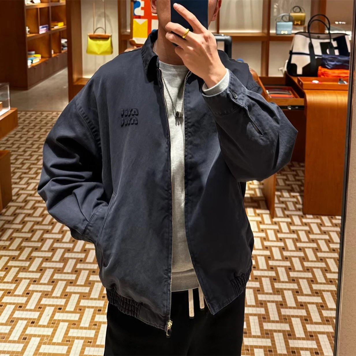 MIU缪家字母徽标贴布绣刺绣丹宁牛仔翻领夹克宽松外套男