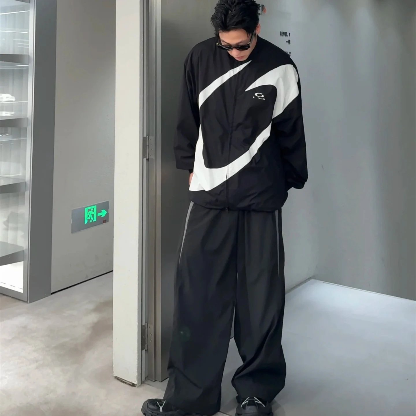 25ss夏季新款巴黎B家刺绣LOGO冲锋衣薄款夹克防晒衣外套