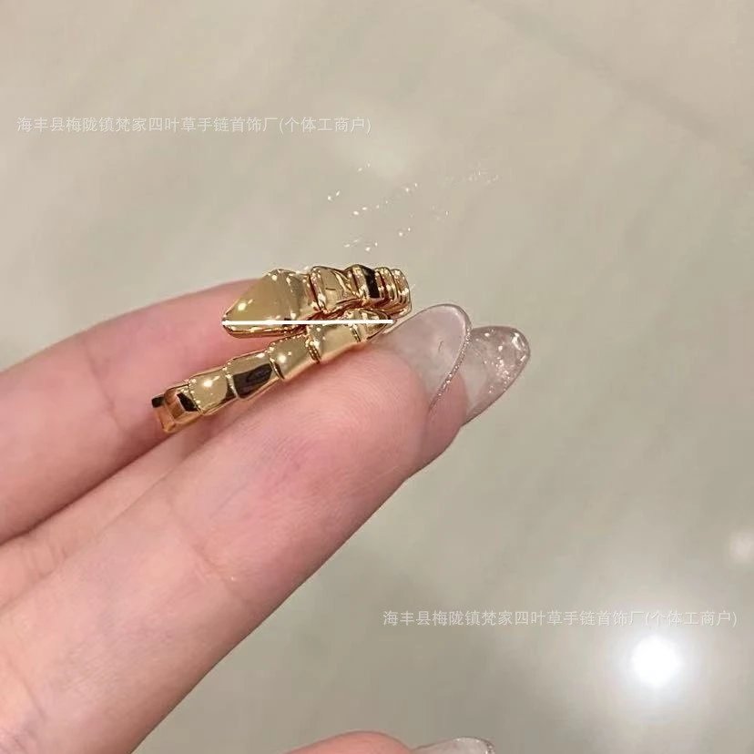 宝家灵蛇戒指女满钻弹簧蛇骨指环男女款情侣对戒蛇形食指环