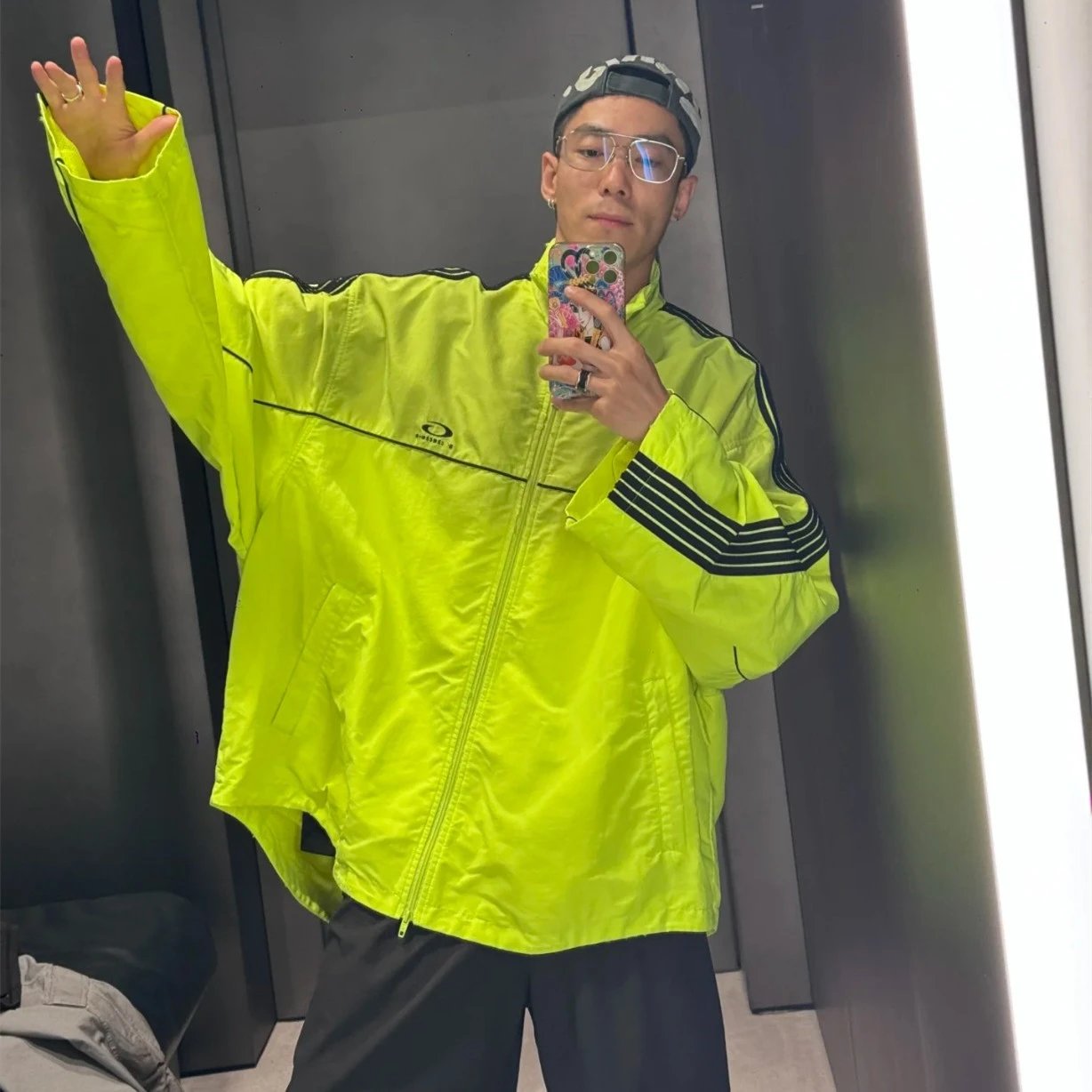 巴黎B家秋冬新款五条杠拉条刺绣运动防晒服夹克外套男女