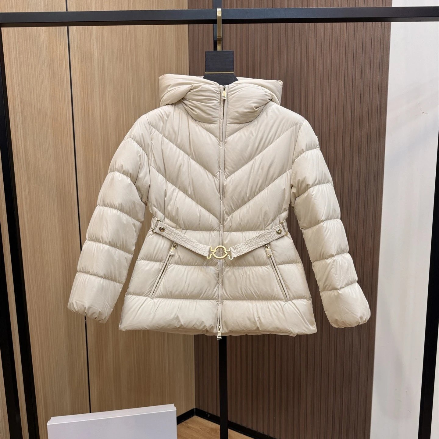 M蒙家双扣金扣收腰冬装女士短款鸭绒羽绒服外套